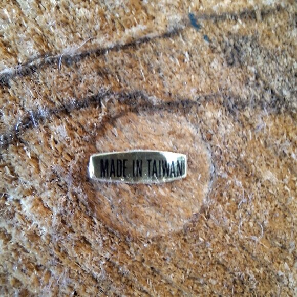 Vintage Wooden Carved Fisherman Statue 12 Inches Made In Taiwan Missing Pole - Picture 6 of 8